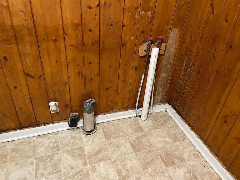 807 Memory Ln — Photo 18