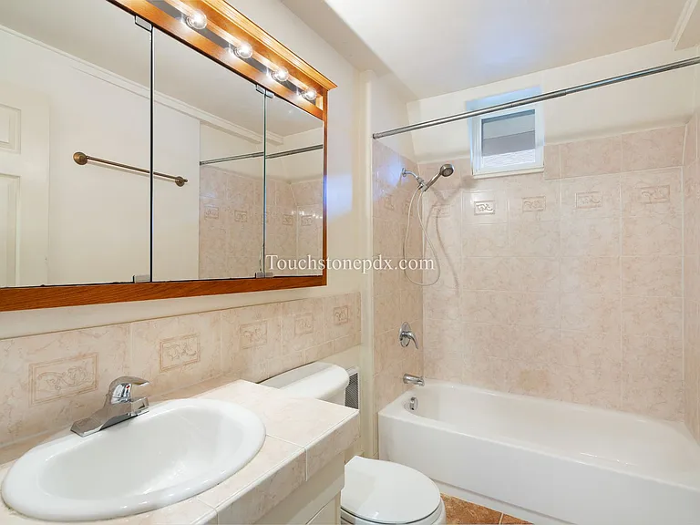 6718 SE Center St — Photo 15