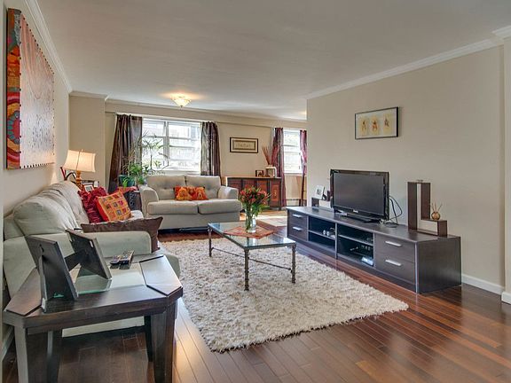 2nd image of 191 Willoughby St APT 6J