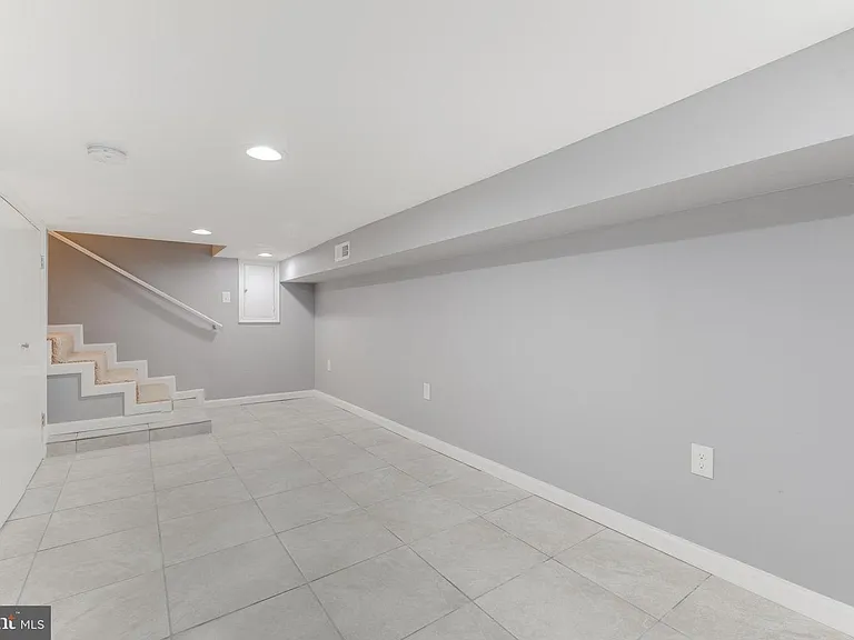 222 N Collington Ave — Photo 22