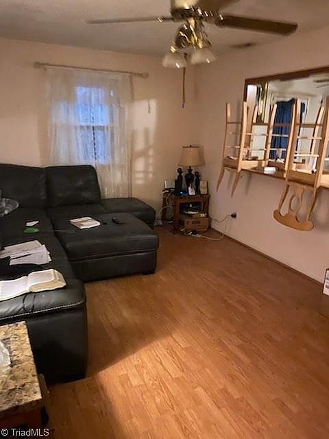 2nd image of 123 Old Brintle St
