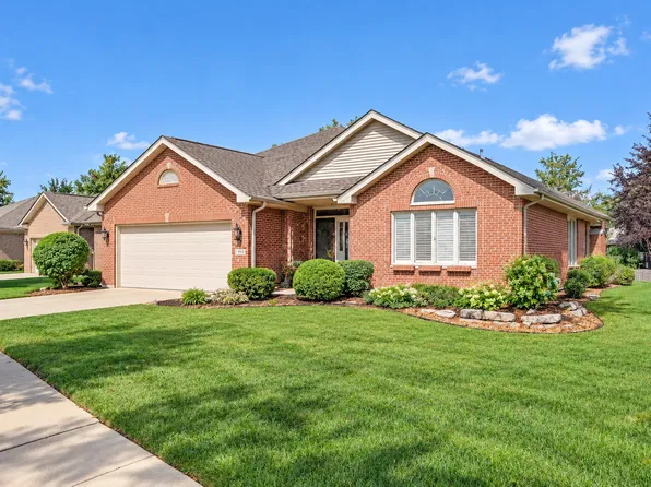 1540 Hillcrest Ln, Woodridge, IL 60517