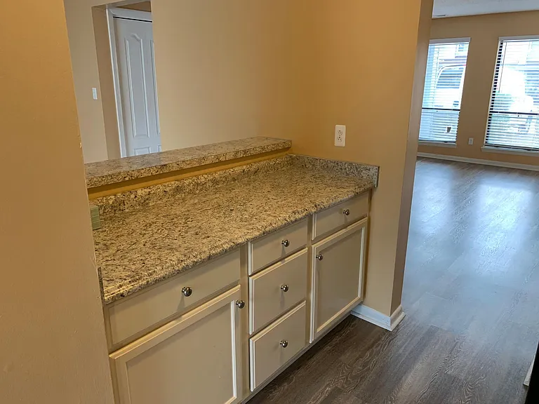 3717 Chimney Creek Dr — Photo 9