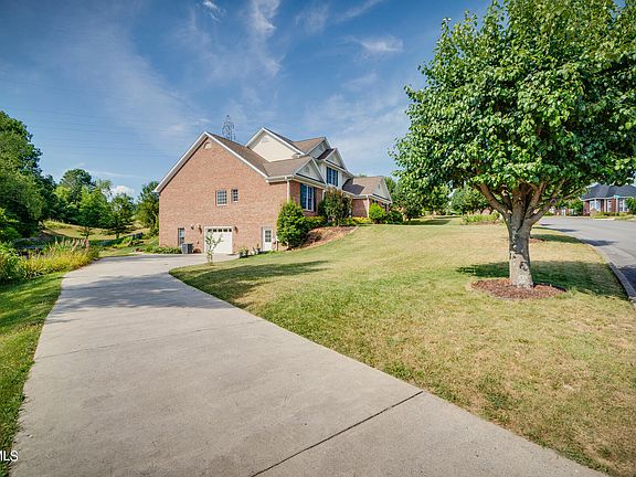 2nd image of 1009 Wandering Dr