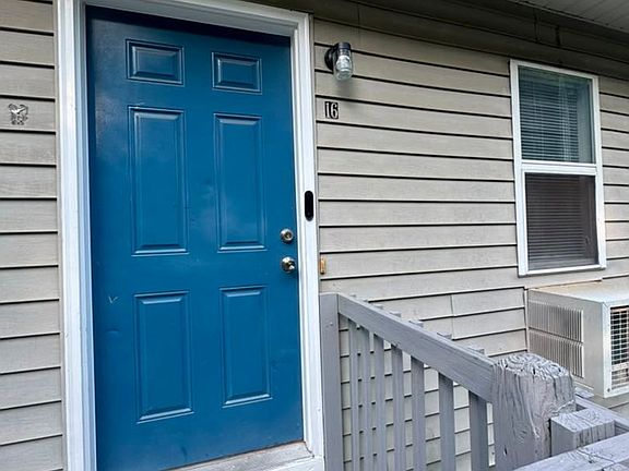 2nd image of 1024 Blair St #16