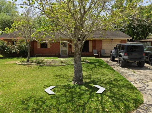 519 Elmhurst Dr, Port Lavaca, TX 77979