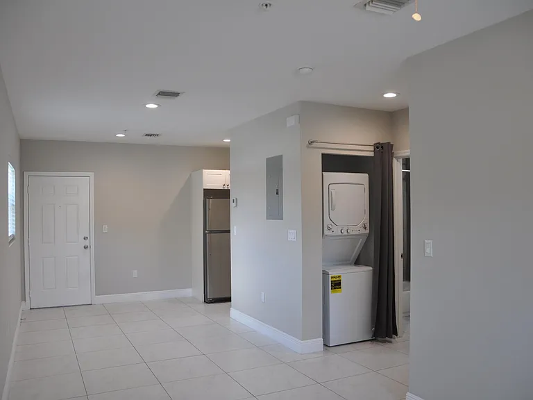 1216 NW 6th Ct #2 — Photo 6