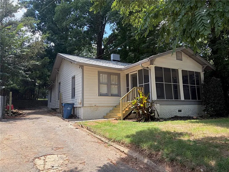 1786 Linwood Ave — Photo 1