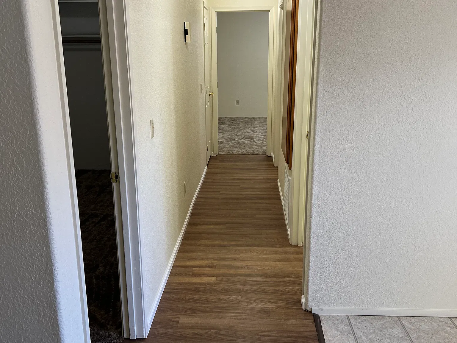2 Bedroom 1 Bath Duplex — Photo 4