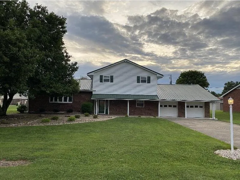 658 Township Road 1233 photo 1