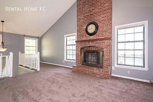 4th image of 5221 Knox Ave