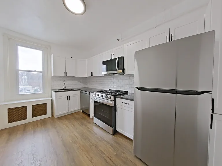 3922 Terrace St #3 — Photo 2