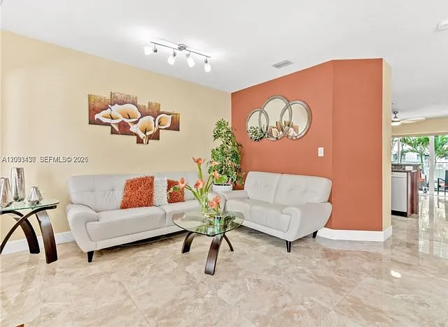 16453 SW 97th St #0 — Photo 16