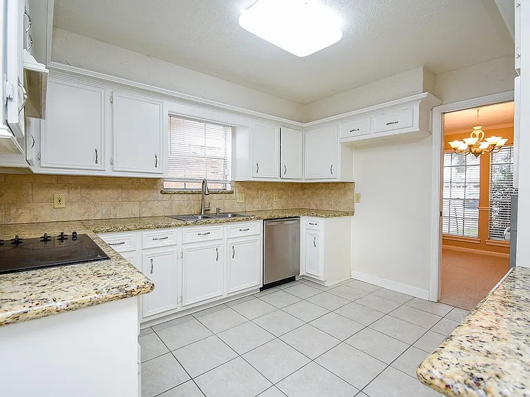 910 Shillington Dr — Photo 20