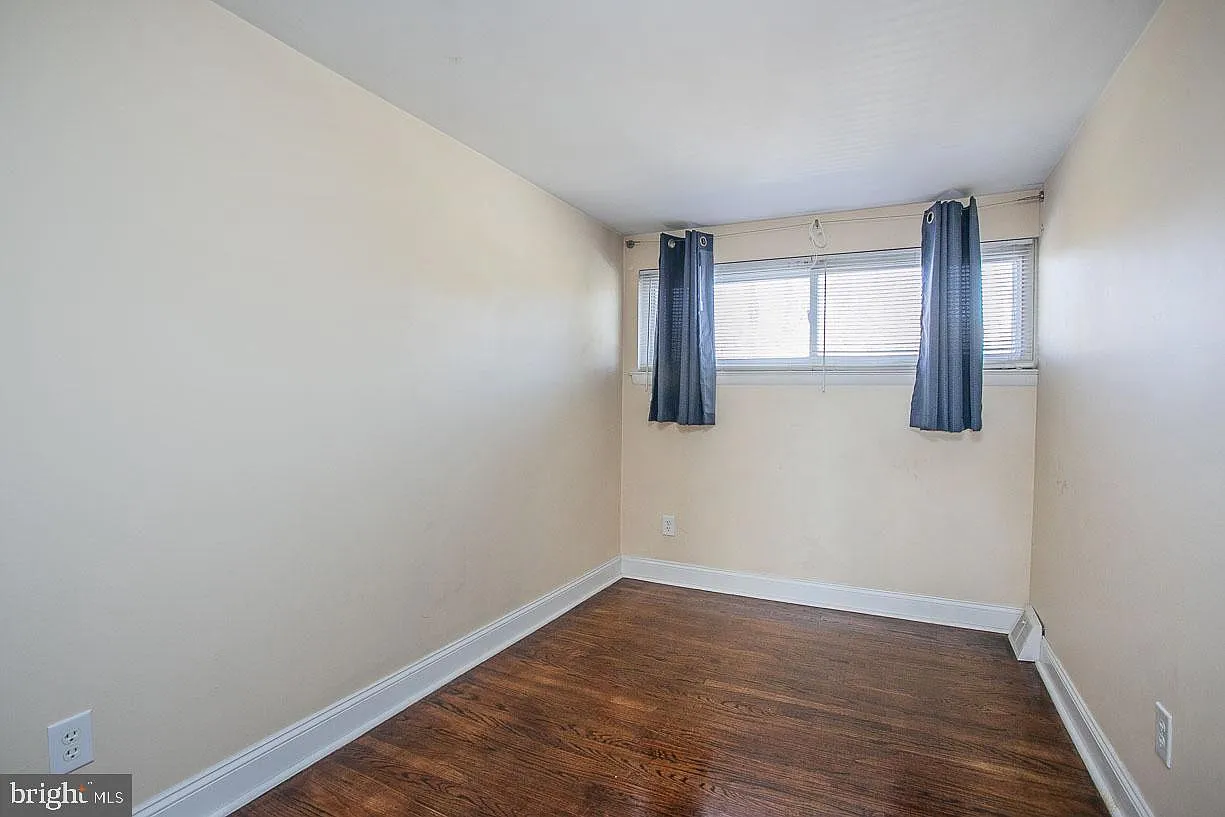 3602 Merrick Rd — Photo 3