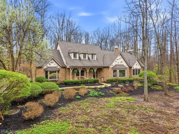 7751 Chagrin Rd, Chagrin Falls, OH 44023