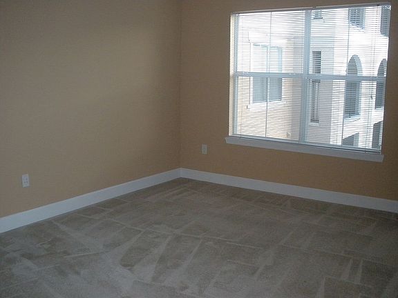 5th image of 206 E South St Unit 5033