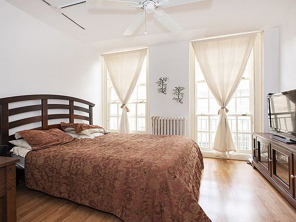 4th image of 509 E 77th St APT 6F