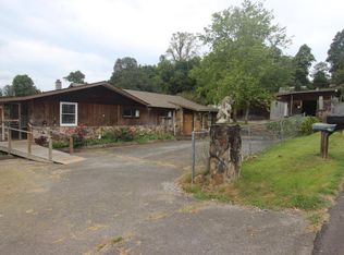 2204 Mentor Rd, Louisville, TN 37777