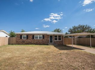 906 13th St, Shallowater, TX 79363