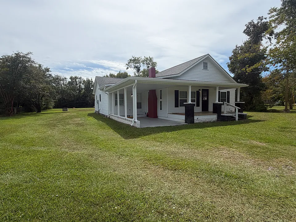 105 Adams Ln