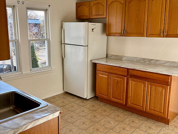 4th image of 149 Brighton Ave Floor 2