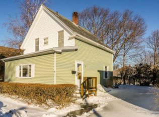 5 Forest St, Rockport, MA 01966