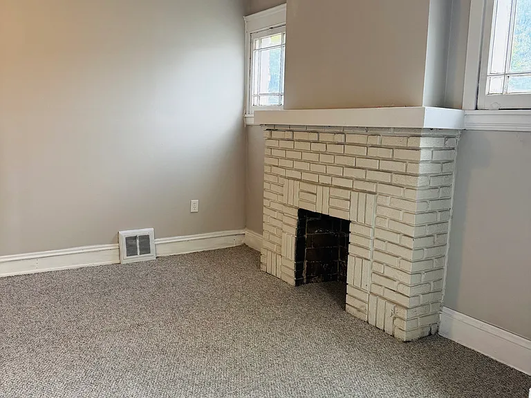 2202 E 97th St #1 — Photo 7