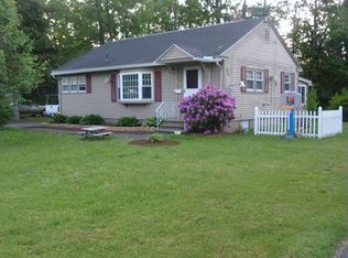 92 Birch Grove Dr, Pittsfield, MA 01201