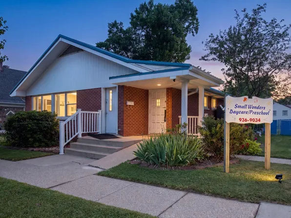 1223 N Center St, Plymouth, IN 46563