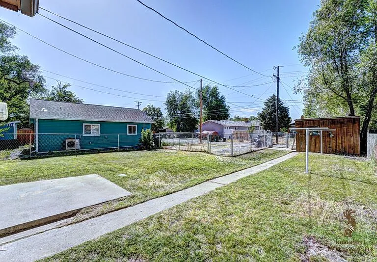 1355 Mesa Ave — Photo 6