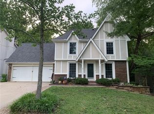 1584 Ridgeway Dr, Liberty, MO 64068