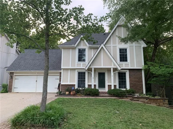 1584 Ridgeway Dr, Liberty, MO 64068