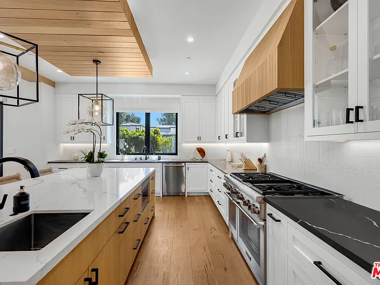 17361 W Amina Pl — Photo 11