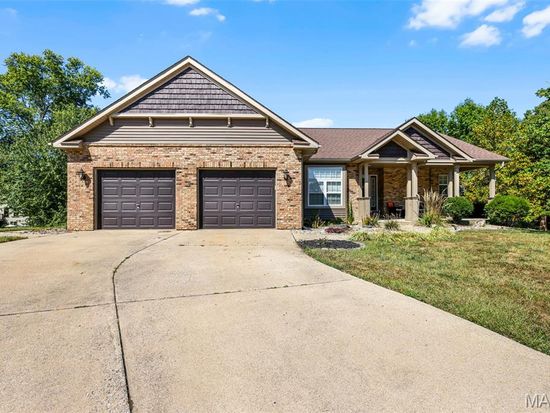 7 Colleen Dr, Edwardsville, IL 62025