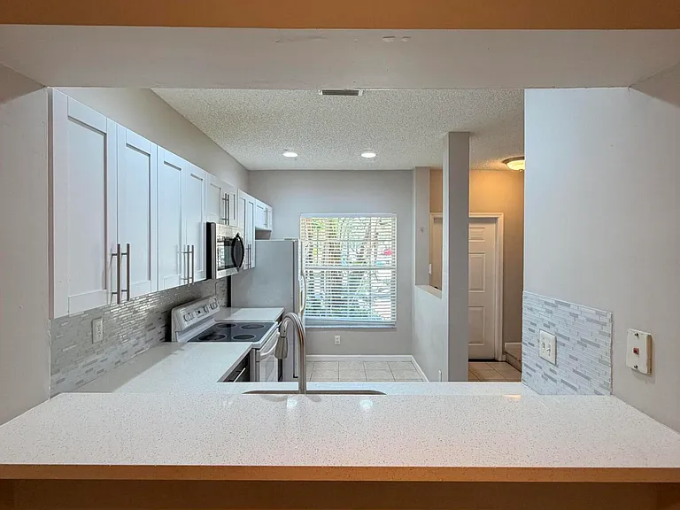5145 Palmbrooke Cir — Photo 6