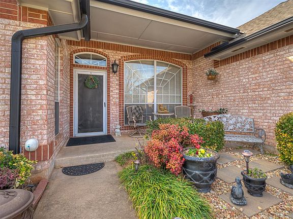 4th image of 2504 Harrington Ct