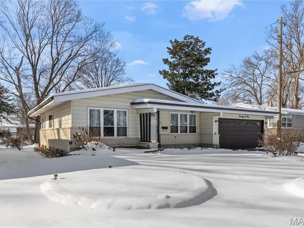 10805 Landseer Dr, Saint Louis, MO 63136