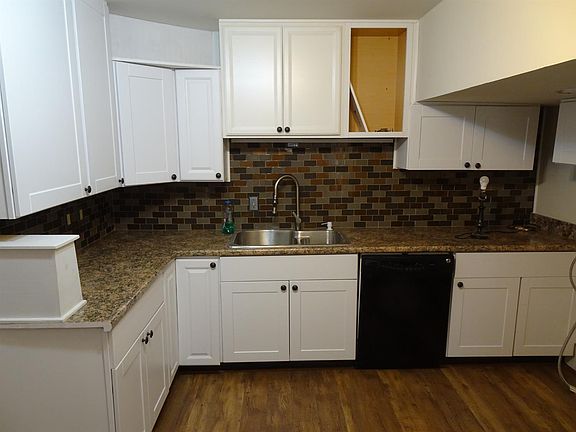 3rd image of 803 E Washington St