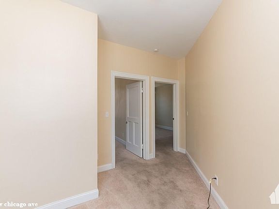 4th image of 1911 W Chicago Ave #911