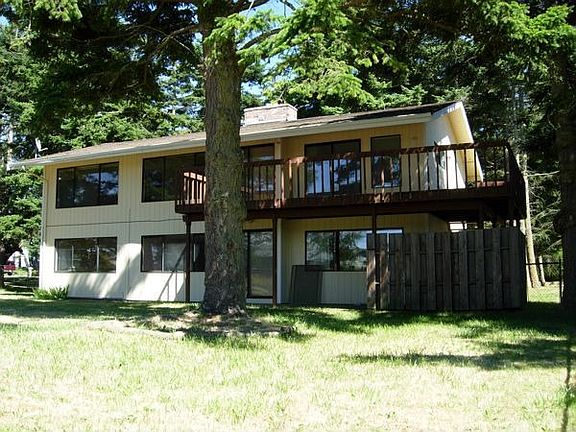 Rear of home from West Beach Rd