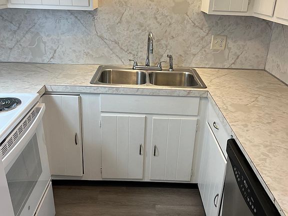 Kitchen with Dishwasher