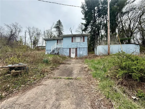 57212 Westlawn Ave, Martins Ferry, OH 43935