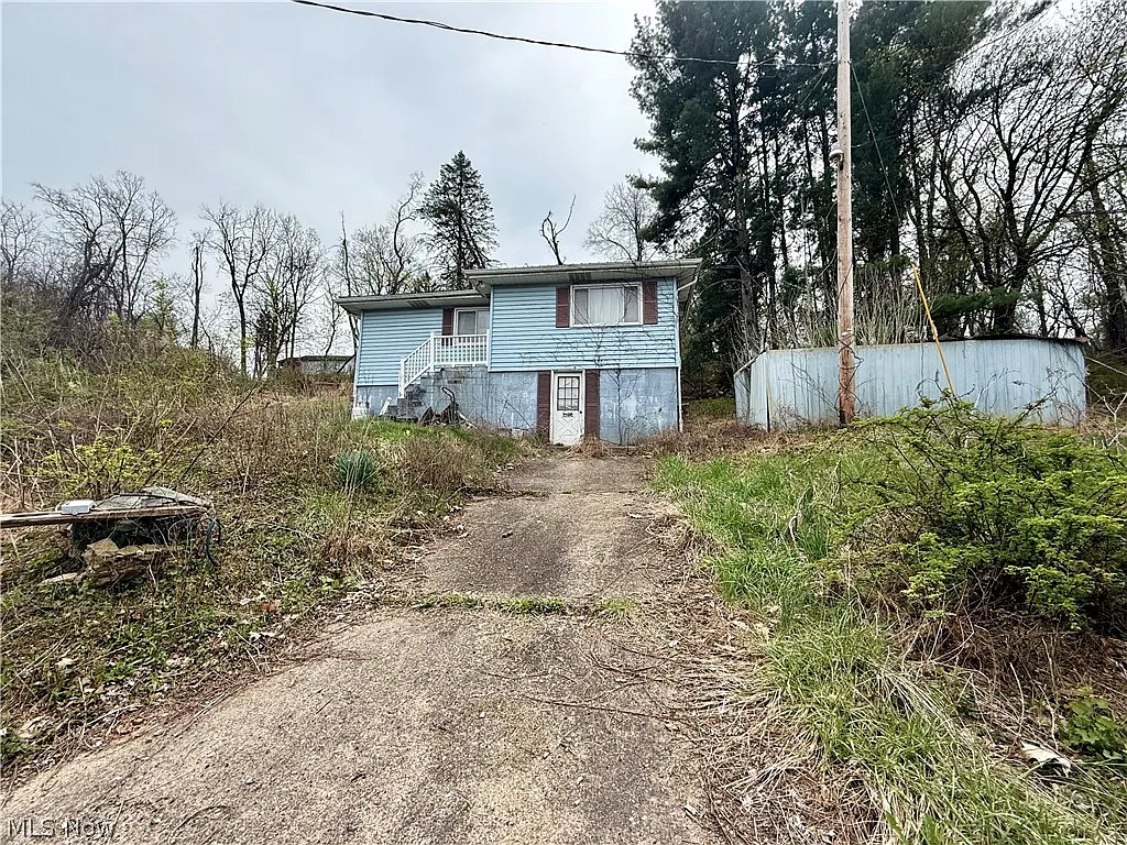 57212 Westlawn Ave photo 1