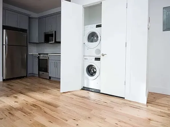 172 Veronica Place image 1 of 12