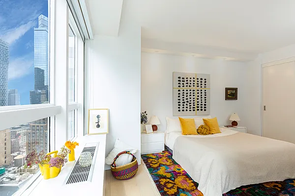 Sold by R New York | media 19