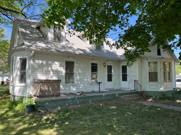 504 5th St, Shelton, NE 68876