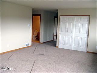 5th image of 4059 Evergreen Ave