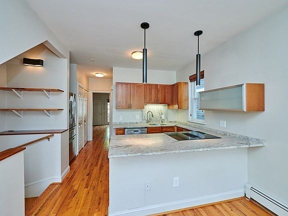 3rd image of 3-11 Blackstone St #3-1