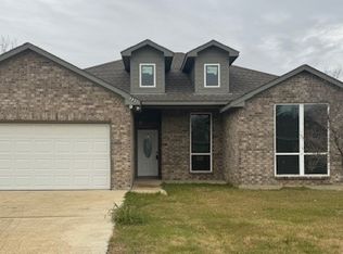 335 Port Dr, Gun Barrel City, TX 75156